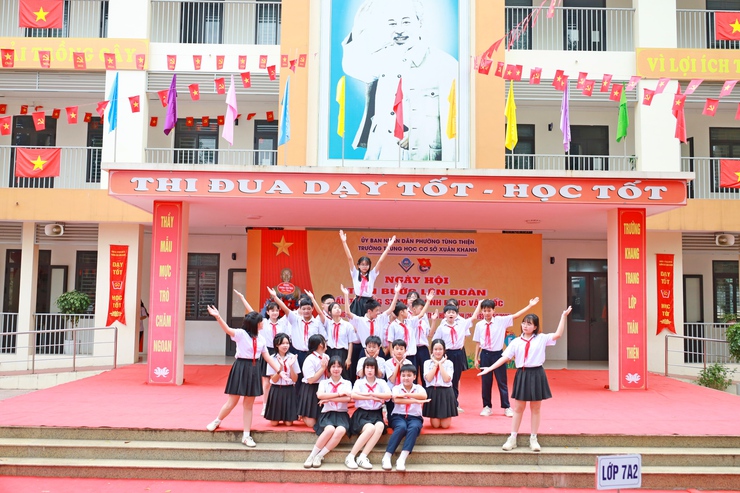 Trường THCS Xuân Khanh tổ chức " Ngày hội tiến bước lên Đoàn " Chào mừng kỷ niệm 95 năm Ngày thành lập Đoàn TNCS Hồ Chí Minh 

- Ảnh 4.