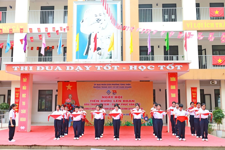 Trường THCS Xuân Khanh tổ chức " Ngày hội tiến bước lên Đoàn " Chào mừng kỷ niệm 95 năm Ngày thành lập Đoàn TNCS Hồ Chí Minh 

- Ảnh 5.