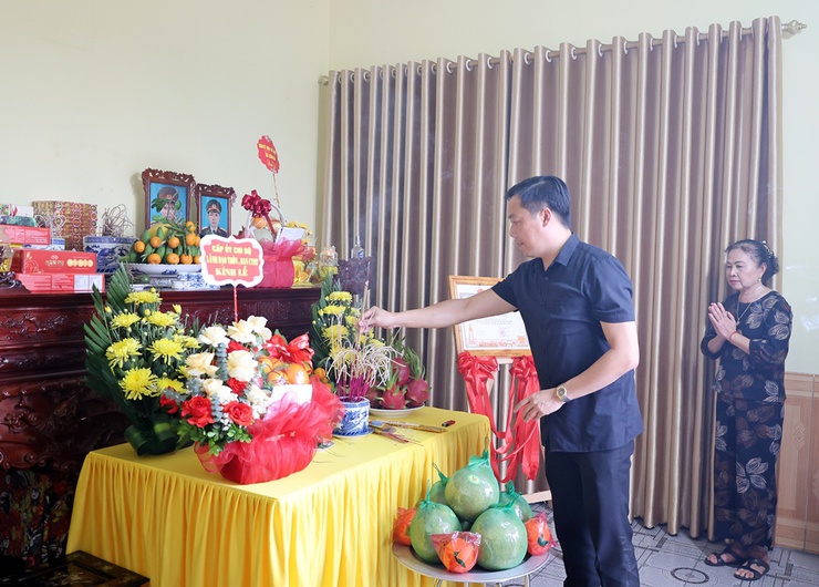 Xuân Mai: Trao Bằng “Tổ quốc ghi công” cho 2 liệt sĩ hy sinh trong kháng chiến chống Pháp- Ảnh 7.