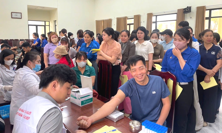 ỨNG HOÀ TIẾP NHẬN HƠN 300 ĐƠN VỊ MÁU TẠI “LỄ HỘI XUÂN HỒNG” ĐỢT 1 NĂM 2026.- Ảnh 3.