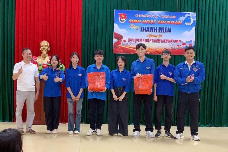 Liên chi đoàn thôn Úc Lý – Bạch Nao sôi nổi tổ chức sinh hoạt tháng Thanh niên- Ảnh 3.