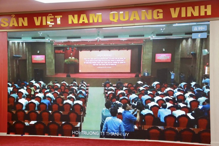 Phường Dương Nội tham dự trực tuyến Hội nghị quán triệt Nghị quyết số 02-NQ/TW của Bộ Chính trị về xây dựng và phát triển Thủ đô trong kỷ nguyên mới- Ảnh 1.