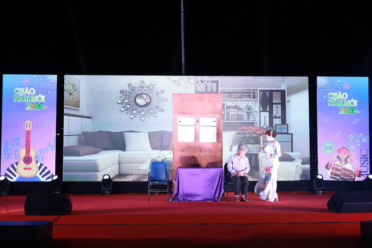 Pháo hoa đêm Giao thừa lần đầu tiên thắp sáng xã đảo duy nhất của Thủ đô.- Ảnh 7.