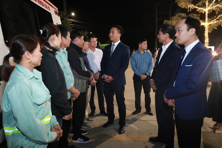 Pháo hoa đêm Giao thừa lần đầu tiên thắp sáng xã đảo duy nhất của Thủ đô.- Ảnh 12.