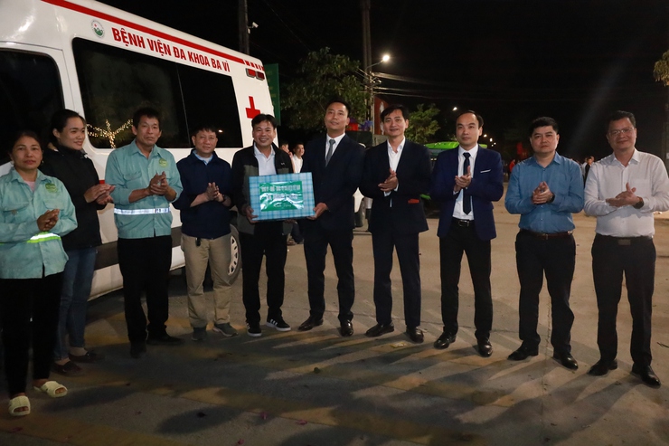 Pháo hoa đêm Giao thừa lần đầu tiên thắp sáng xã đảo duy nhất của Thủ đô.- Ảnh 13.