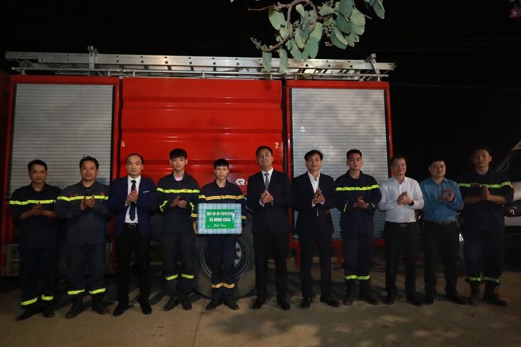 Pháo hoa đêm Giao thừa lần đầu tiên thắp sáng xã đảo duy nhất của Thủ đô.- Ảnh 16.