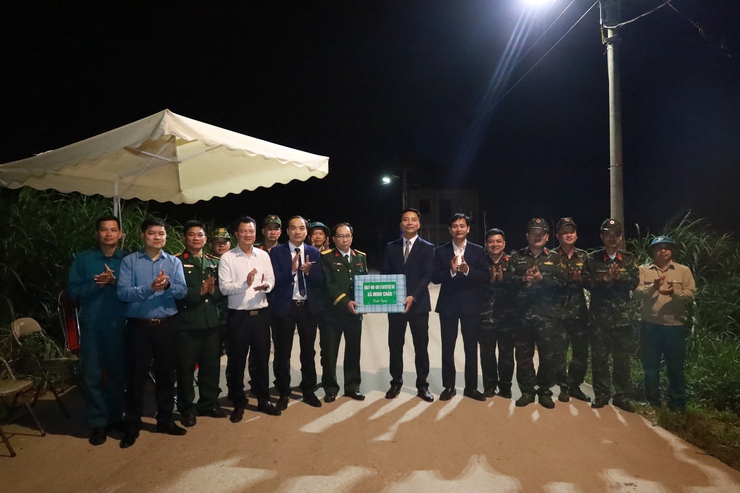 Pháo hoa đêm Giao thừa lần đầu tiên thắp sáng xã đảo duy nhất của Thủ đô.- Ảnh 19.