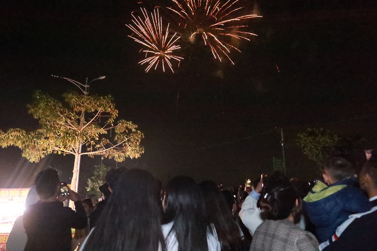 Pháo hoa đêm Giao thừa lần đầu tiên thắp sáng xã đảo duy nhất của Thủ đô.- Ảnh 29.