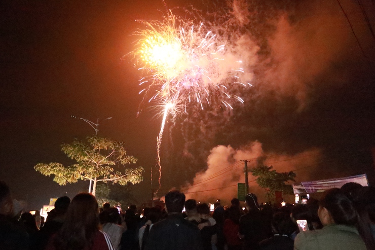 Pháo hoa đêm Giao thừa lần đầu tiên thắp sáng xã đảo duy nhất của Thủ đô.- Ảnh 30.
