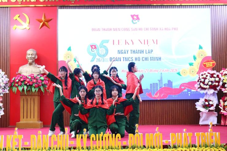 Tuổi trẻ xã Hòa Phú phát huy tinh thần xung kích, sáng tạo- Ảnh 1.