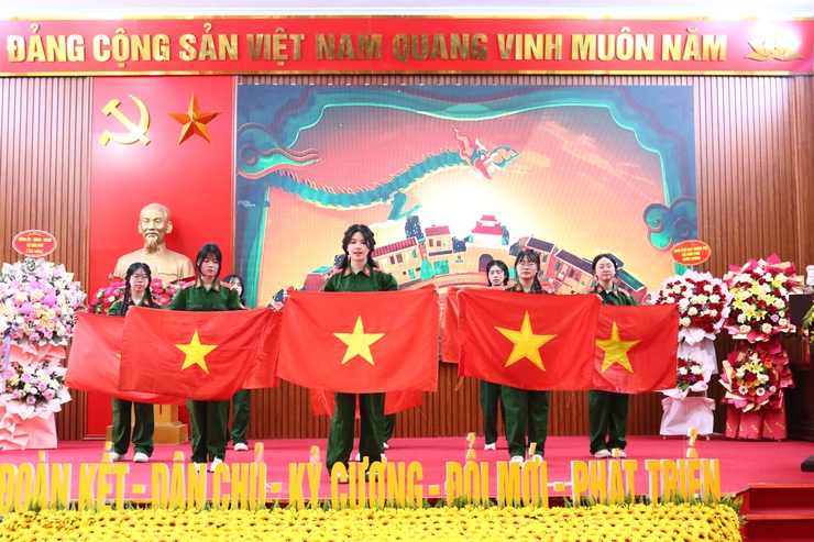 Tuổi trẻ xã Hòa Phú phát huy tinh thần xung kích, sáng tạo- Ảnh 2.