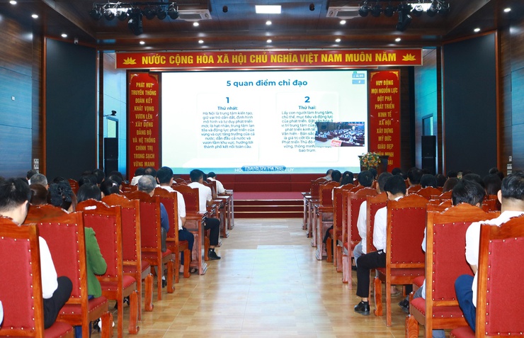 Hội nghị&nbsp;quán triệt Nghị quyết 02-NQ/TW và&nbsp;Chương trình hành động của Ban Thường vụ Thành ủy- Ảnh 5.