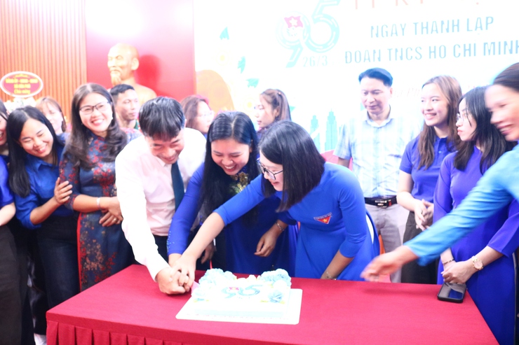 Tuổi trẻ xã Hòa Phú phát huy tinh thần xung kích, sáng tạo- Ảnh 4.