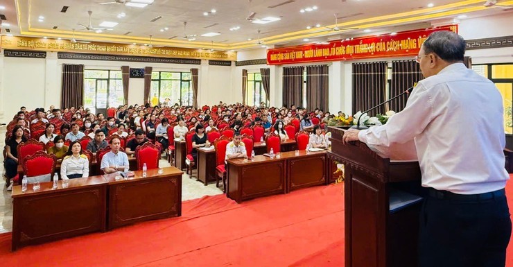 XÃ PHÚC THỊNH:
Tổ chức hội nghị hướng dẫn, hỗ trợ hộ kinh doanh thực hiện chính sách thuế tại xã Phúc Thịnh
- Ảnh 3.