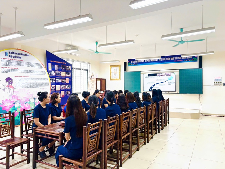 Đảng ủy phường Việt Hưng  tổ chức tiếp sóng Hội nghị trực tuyến quán triệt Nghị quyết số 02-NQ/TW.- Ảnh 12.