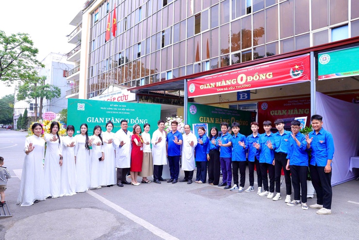 BỆNH VIỆN BẮC THĂNG LONG TỔ CHỨC “GIAN HÀNG 0 ĐỒNG” NHẰM CHIA SẺ YÊU THƯƠNG – ĐỒNG HÀNH CÙNG NGƯỜI BỆNH NHÂN KỶ NIỆM 10 NĂM NGÀY CÔNG TÁC XÃ HỘI VIỆT NAM- Ảnh 20.