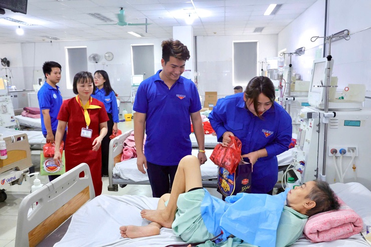 BỆNH VIỆN BẮC THĂNG LONG TỔ CHỨC “GIAN HÀNG 0 ĐỒNG” NHẰM CHIA SẺ YÊU THƯƠNG – ĐỒNG HÀNH CÙNG NGƯỜI BỆNH NHÂN KỶ NIỆM 10 NĂM NGÀY CÔNG TÁC XÃ HỘI VIỆT NAM- Ảnh 16.