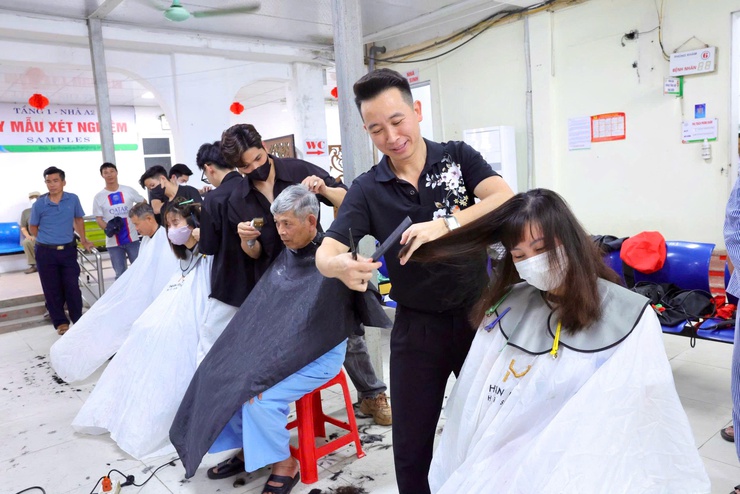 BỆNH VIỆN BẮC THĂNG LONG TỔ CHỨC “GIAN HÀNG 0 ĐỒNG” NHẰM CHIA SẺ YÊU THƯƠNG – ĐỒNG HÀNH CÙNG NGƯỜI BỆNH NHÂN KỶ NIỆM 10 NĂM NGÀY CÔNG TÁC XÃ HỘI VIỆT NAM- Ảnh 24.