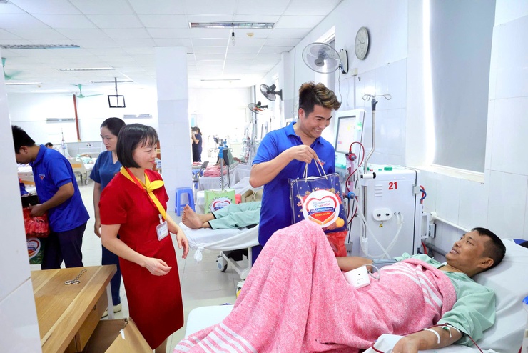 BỆNH VIỆN BẮC THĂNG LONG TỔ CHỨC “GIAN HÀNG 0 ĐỒNG” NHẰM CHIA SẺ YÊU THƯƠNG – ĐỒNG HÀNH CÙNG NGƯỜI BỆNH NHÂN KỶ NIỆM 10 NĂM NGÀY CÔNG TÁC XÃ HỘI VIỆT NAM- Ảnh 18.