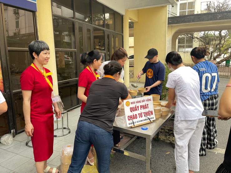 BỆNH VIỆN BẮC THĂNG LONG TỔ CHỨC “GIAN HÀNG 0 ĐỒNG” NHẰM CHIA SẺ YÊU THƯƠNG – ĐỒNG HÀNH CÙNG NGƯỜI BỆNH NHÂN KỶ NIỆM 10 NĂM NGÀY CÔNG TÁC XÃ HỘI VIỆT NAM- Ảnh 12.