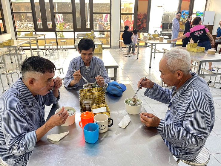 BỆNH VIỆN BẮC THĂNG LONG TỔ CHỨC “GIAN HÀNG 0 ĐỒNG” NHẰM CHIA SẺ YÊU THƯƠNG – ĐỒNG HÀNH CÙNG NGƯỜI BỆNH NHÂN KỶ NIỆM 10 NĂM NGÀY CÔNG TÁC XÃ HỘI VIỆT NAM- Ảnh 31.