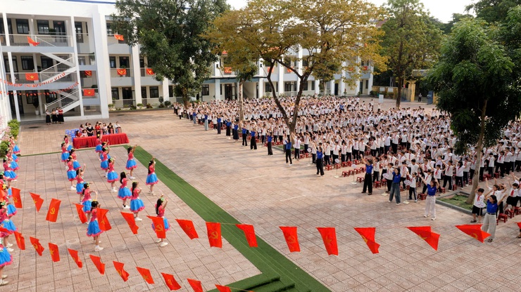 TRƯỜNG TIỂU HỌC THƯ LÂM SÔI NỔI NGÀY HỘI
“THIẾU NHI VUI KHỎE – TIẾN BƯỚC LÊN ĐOÀN”
- Ảnh 10.