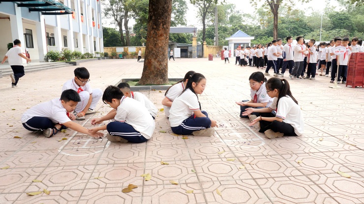 TRƯỜNG TIỂU HỌC THƯ LÂM SÔI NỔI NGÀY HỘI
“THIẾU NHI VUI KHỎE – TIẾN BƯỚC LÊN ĐOÀN”
- Ảnh 22.