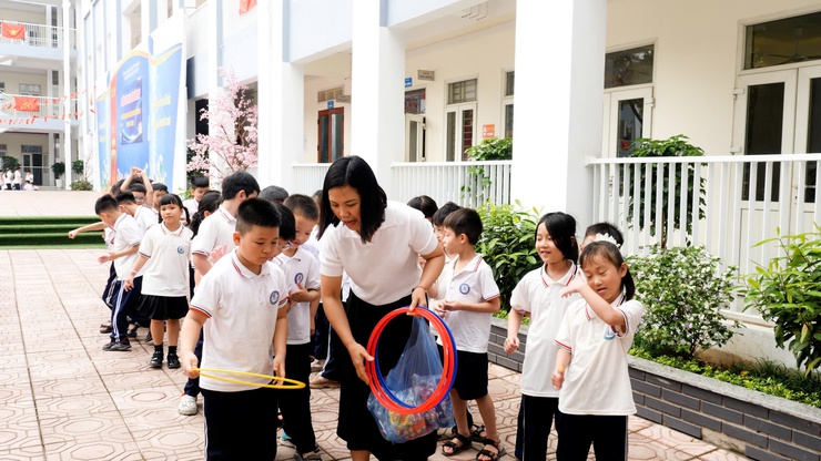 TRƯỜNG TIỂU HỌC THƯ LÂM SÔI NỔI NGÀY HỘI
“THIẾU NHI VUI KHỎE – TIẾN BƯỚC LÊN ĐOÀN”
- Ảnh 25.