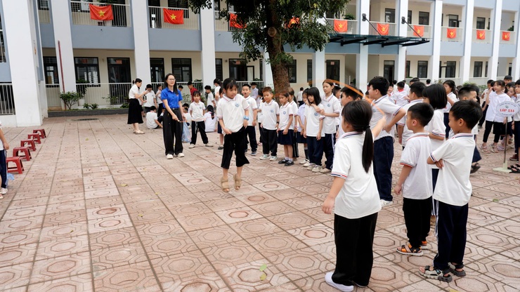 TRƯỜNG TIỂU HỌC THƯ LÂM SÔI NỔI NGÀY HỘI
“THIẾU NHI VUI KHỎE – TIẾN BƯỚC LÊN ĐOÀN”
- Ảnh 27.