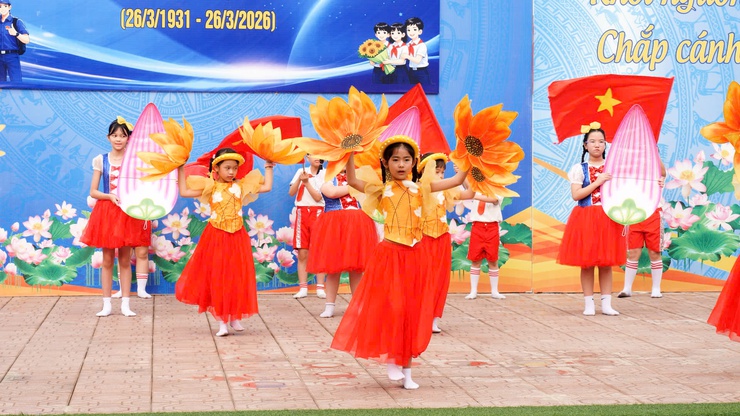 TRƯỜNG TIỂU HỌC THƯ LÂM SÔI NỔI NGÀY HỘI
“THIẾU NHI VUI KHỎE – TIẾN BƯỚC LÊN ĐOÀN”
- Ảnh 13.