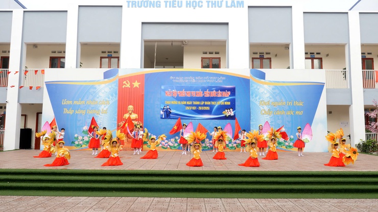 TRƯỜNG TIỂU HỌC THƯ LÂM SÔI NỔI NGÀY HỘI
“THIẾU NHI VUI KHỎE – TIẾN BƯỚC LÊN ĐOÀN”
- Ảnh 14.