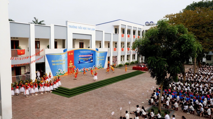 TRƯỜNG TIỂU HỌC THƯ LÂM SÔI NỔI NGÀY HỘI
“THIẾU NHI VUI KHỎE – TIẾN BƯỚC LÊN ĐOÀN”
- Ảnh 15.