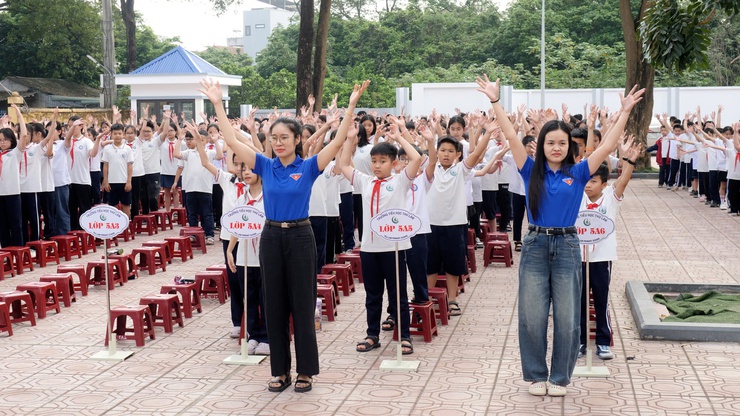TRƯỜNG TIỂU HỌC THƯ LÂM SÔI NỔI NGÀY HỘI
“THIẾU NHI VUI KHỎE – TIẾN BƯỚC LÊN ĐOÀN”
- Ảnh 20.