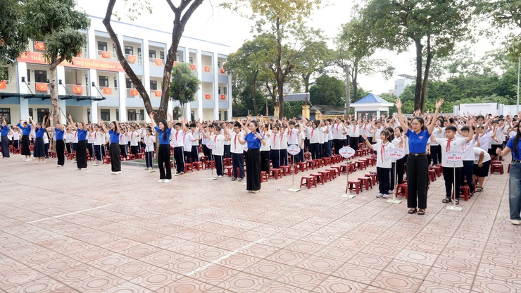 TRƯỜNG TIỂU HỌC THƯ LÂM SÔI NỔI NGÀY HỘI
“THIẾU NHI VUI KHỎE – TIẾN BƯỚC LÊN ĐOÀN”
- Ảnh 21.