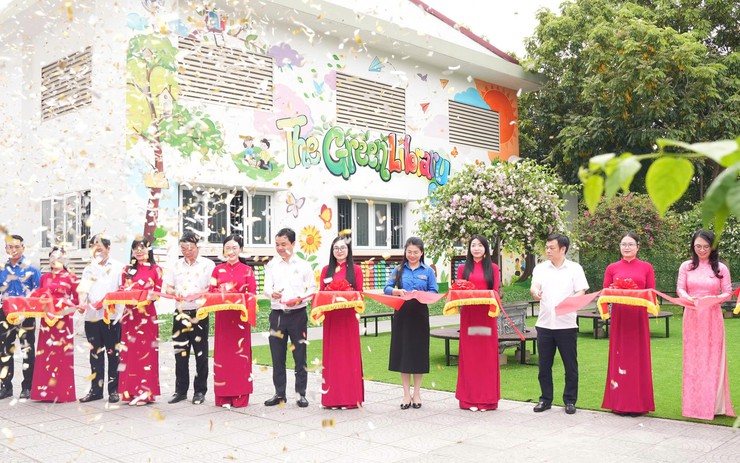 Bát Tràng: Khánh thành công trình thanh niên "Thư viện xanh" – lan tỏa văn hóa đọc trong học đường- Ảnh 2.