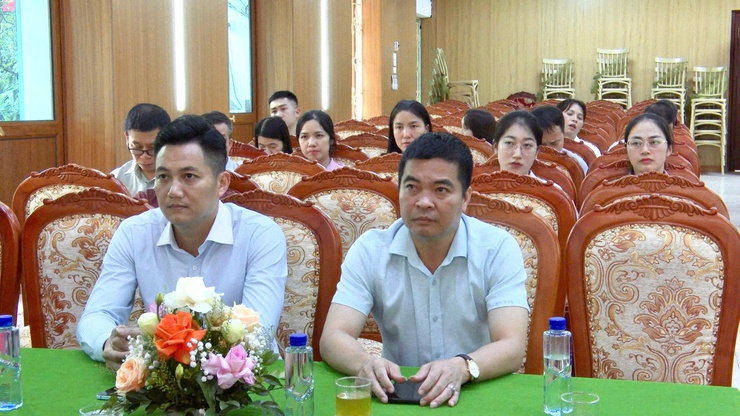 UBND XÃ THƯ LÂM TỔ CHỨC HỘI NGHỊ CÁN BỘ, CÔNG CHỨC, VIÊN CHỨC, NGƯỜI LAO ĐỘNG NĂM 2026- Ảnh 3.