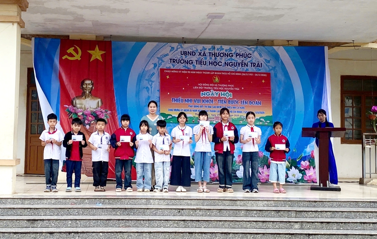 Trưởng Tiểu học Nguyễn Trãi khơi dậy lý tưởng của các đội viên qua Ngày hội “Thiếu nhi vui khỏe – Tiến bước lên Đoàn”- Ảnh 3.