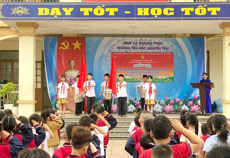 Trưởng Tiểu học Nguyễn Trãi khơi dậy lý tưởng của các đội viên qua Ngày hội “Thiếu nhi vui khỏe – Tiến bước lên Đoàn”- Ảnh 1.