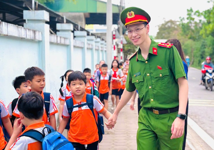 Trường Tiểu học Đa Tốn sôi nổi chuỗi hoạt động chào mừng 95 năm Ngày thành lập Đoàn TNCS Hồ Chí Minh- Ảnh 5.