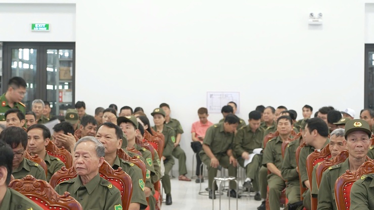 CÔNG AN XÃ THƯ LÂM TỔ CHỨC LỄ KHAI GIẢNG LỚP TẬP HUẤN KỸ NĂNG BẢO ĐẢM TTATGT ĐỐI VỚI LỰC LƯỢNG THAM GIA BẢO VỆ AN NINH, TRẬT TỰ Ở CƠ SỞ- Ảnh 14.