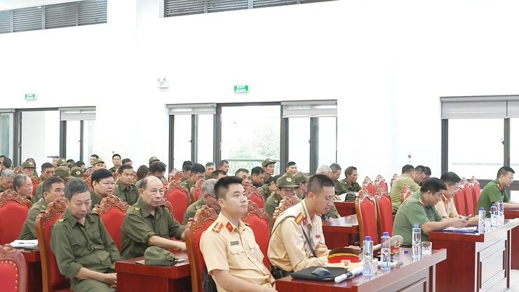 CÔNG AN XÃ THƯ LÂM TỔ CHỨC LỄ KHAI GIẢNG LỚP TẬP HUẤN KỸ NĂNG BẢO ĐẢM TTATGT ĐỐI VỚI LỰC LƯỢNG THAM GIA BẢO VỆ AN NINH, TRẬT TỰ Ở CƠ SỞ- Ảnh 3.