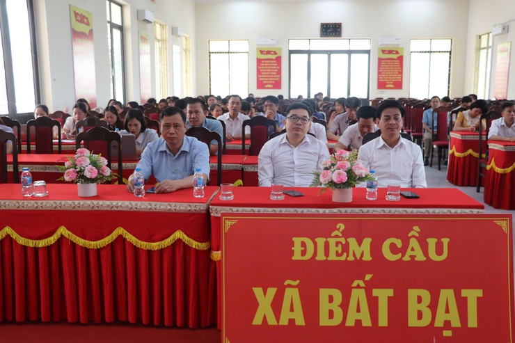 Xã Bất Bạt tham gia hội nghị quán triệt Nghị quyết số 02-NQ/TW về phát triển Thủ đô Hà Nội trong kỷ nguyên mới- Ảnh 2.