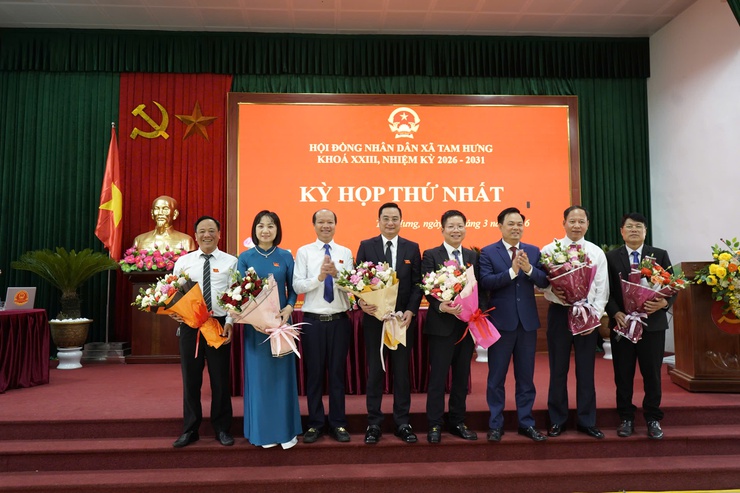 Kỳ họp thứ nhất HĐND xã Tam Hưng khóa XXIII: Mở đầu nhiệm kỳ mới với nhiều kỳ vọng- Ảnh 6.
