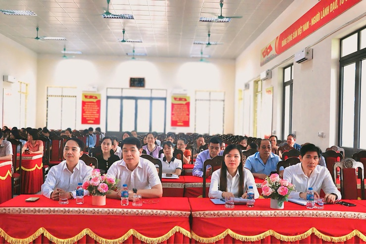 Xã Bất Bạt tham gia hội nghị quán triệt Nghị quyết số 02-NQ/TW về phát triển Thủ đô Hà Nội trong kỷ nguyên mới- Ảnh 1.