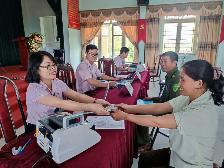 NHCSXH Ba Vì tích cực giải ngân vốn tín dụng chính sách: Tiếp sức cho nhân dân xã bất bạt phát triển kinh tế- Ảnh 1.