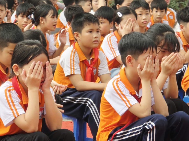 Trường Tiểu học Trung Hòa tổ chức ngoại khóa “ Giá trị tình yêu thương và lòng biết ơn – Cha mẹ, Thầy cô đồng hành cùng con”- Ảnh 9.