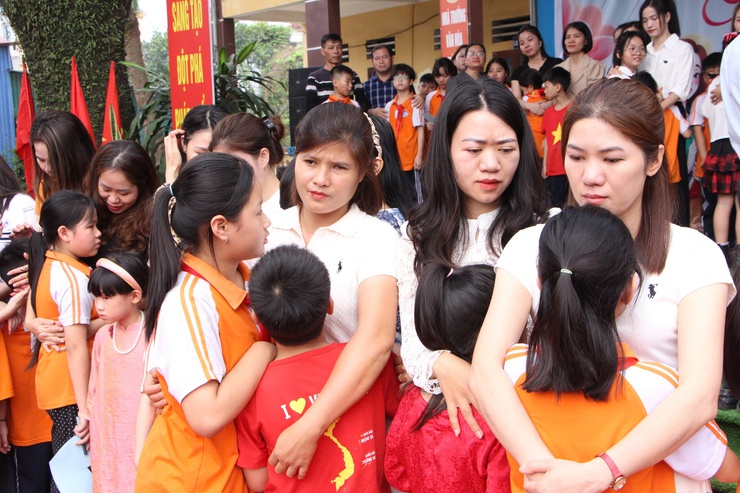 Trường Tiểu học Trung Hòa tổ chức ngoại khóa “ Giá trị tình yêu thương và lòng biết ơn – Cha mẹ, Thầy cô đồng hành cùng con”- Ảnh 12.