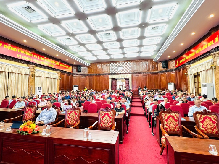 Phường Từ Liêm tham dự hội nghị quán triệt Nghị quyết số 02-NQ/TW của Bộ Chính trị về phát triển Thủ đô trong kỷ nguyên mới- Ảnh 1.