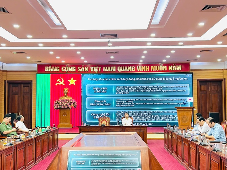 Phường Từ Liêm tham dự hội nghị quán triệt Nghị quyết số 02-NQ/TW của Bộ Chính trị về phát triển Thủ đô trong kỷ nguyên mới- Ảnh 2.