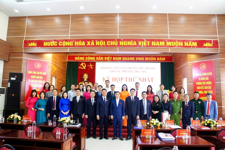 Kỳ họp thứ nhất HĐND phường Phú Thượng khóa II – Khẳng định quyết tâm, mở ra chặng đường phát triển mới- Ảnh 2.